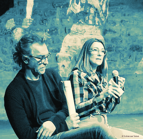 Christophe Luthringer et Tadrina Hocking assis en train de parler